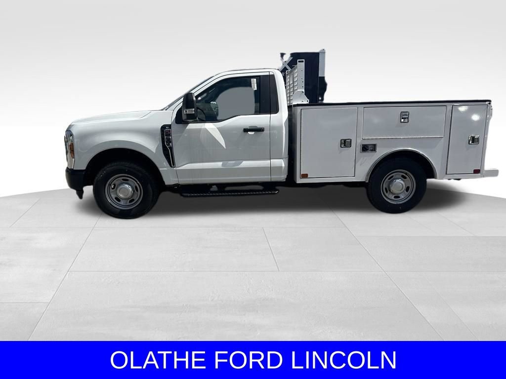 New 2025 Ford F250 XL w/ Camper Package RWD image 4