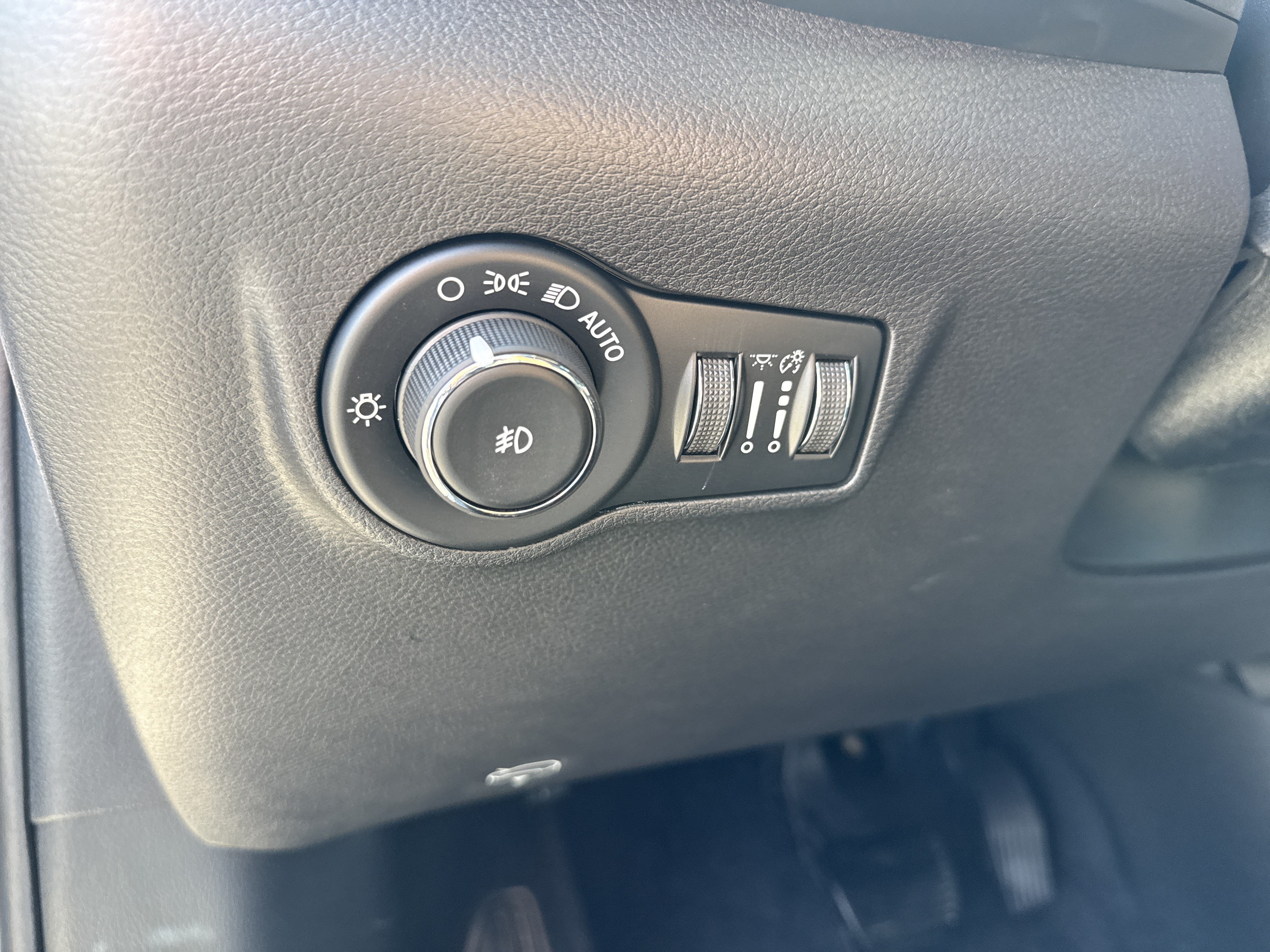 New 2026 Jeep Compass Latitude AWD/4WD image 30