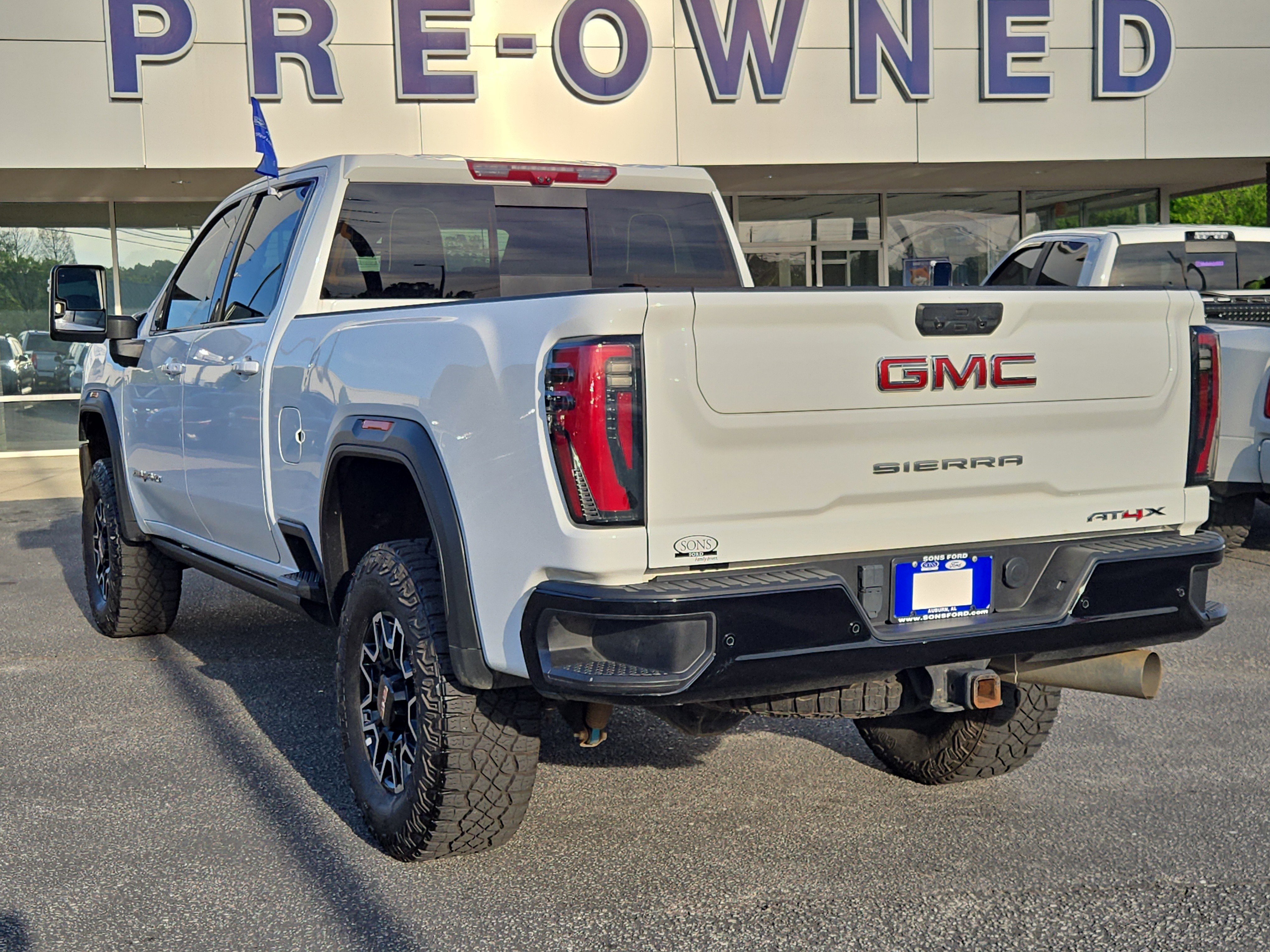 Used 2024 GMC Sierra 2500 AT4X image 10