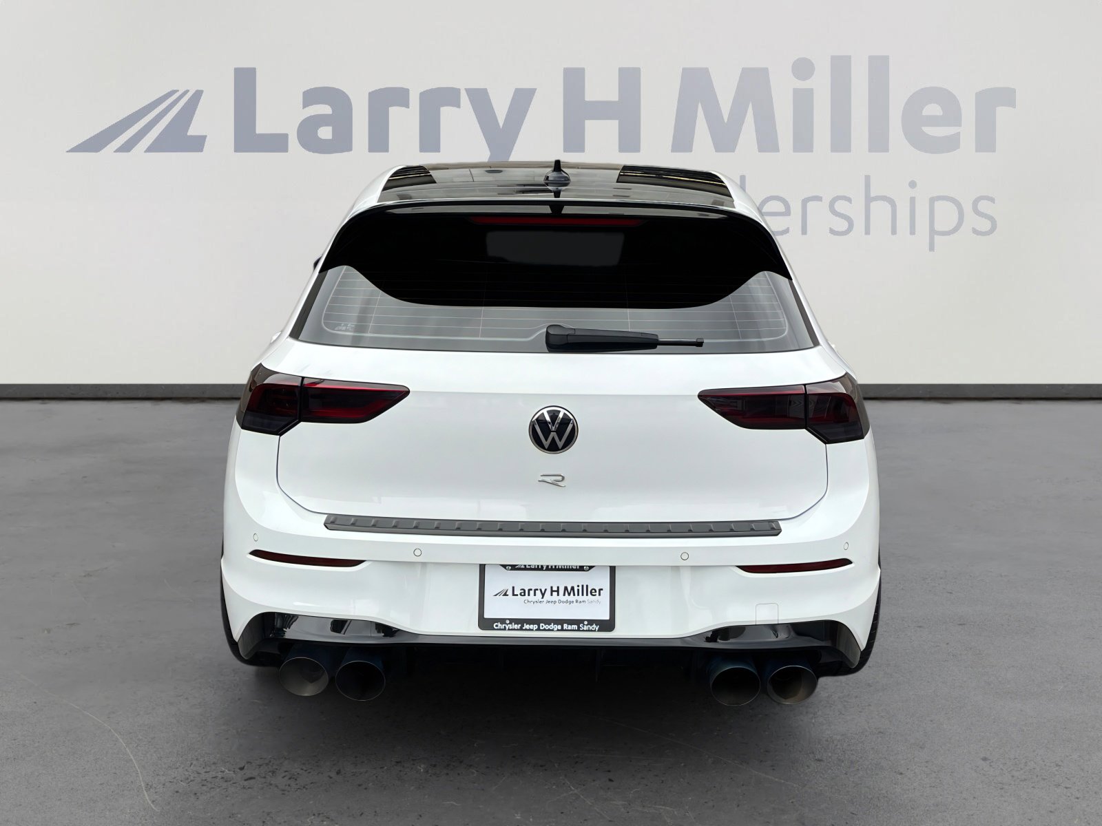 Used 2024 Volkswagen Golf R image 4