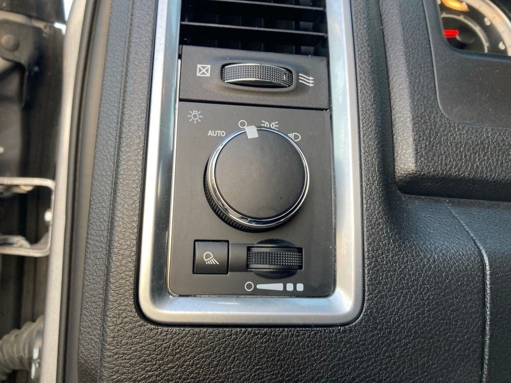 Used 2024 RAM 1500 Classic SLT AWD/4WD image 13