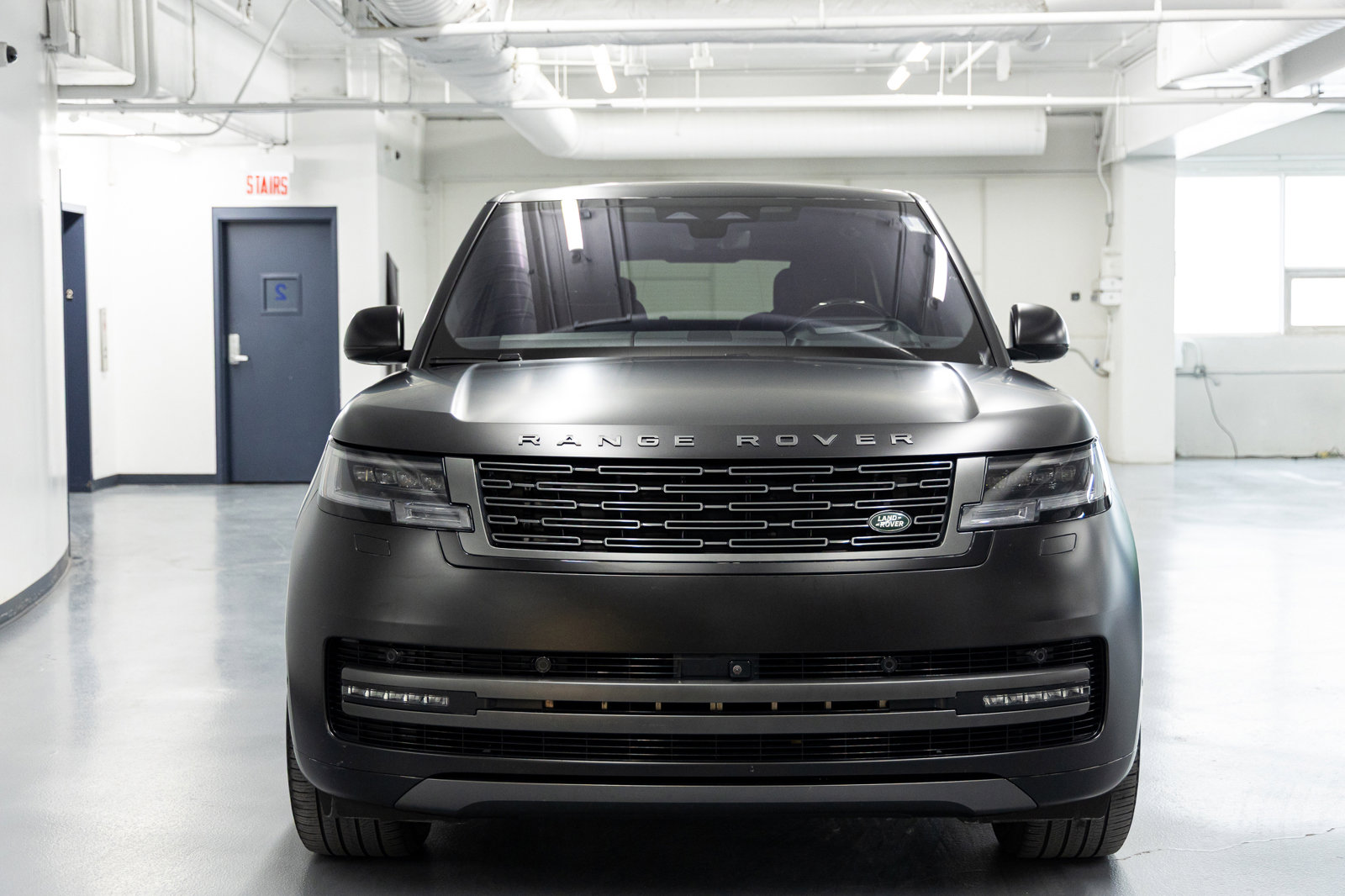 Used 2023 Land Rover Range Rover Autobiography image 7