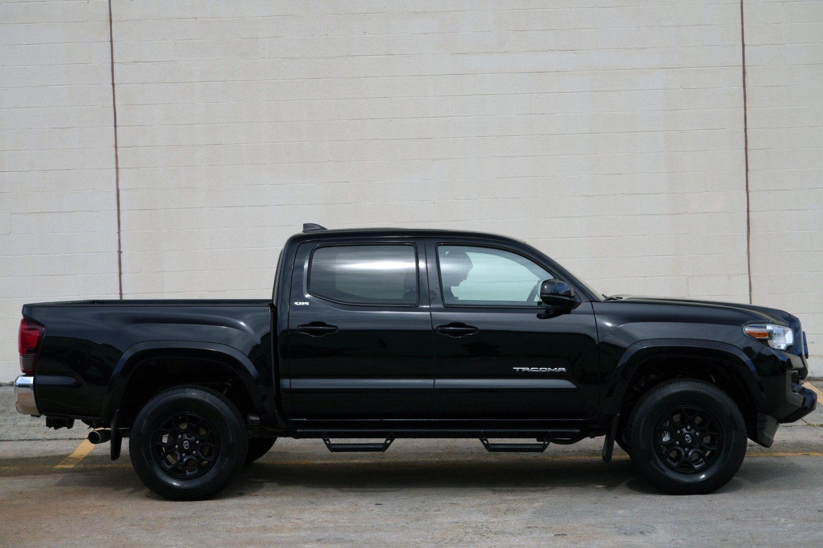 Used 2022 Toyota Tacoma SR5 RWD image 46