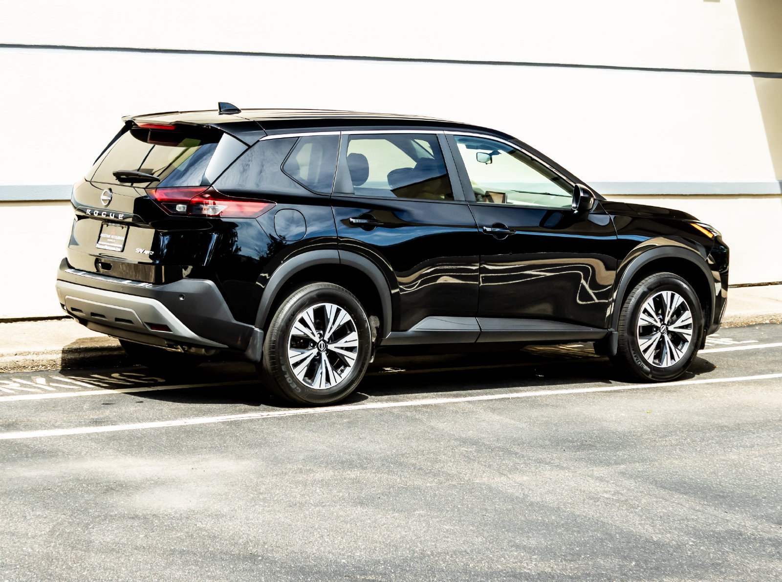 Used 2023 Nissan Rogue SV AWD/4WD image 7