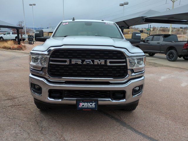 Used 2024 RAM 3500 Big Horn AWD/4WD image 2