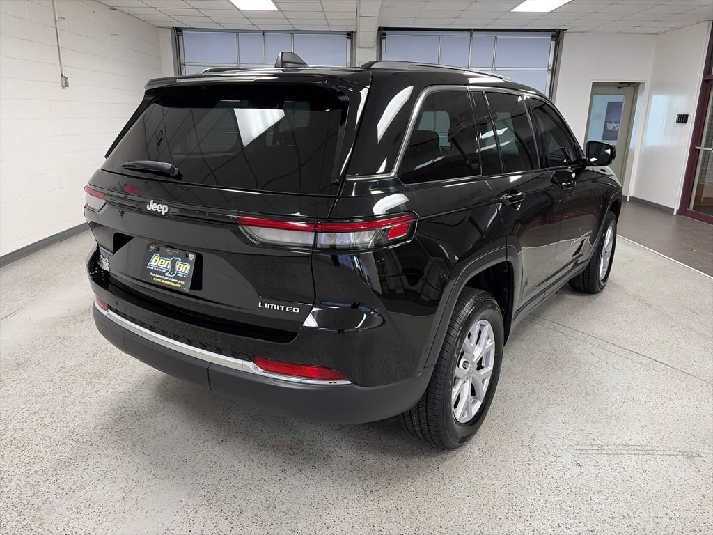 Certified 2022 Jeep Grand Cherokee Limited AWD/4WD image 3