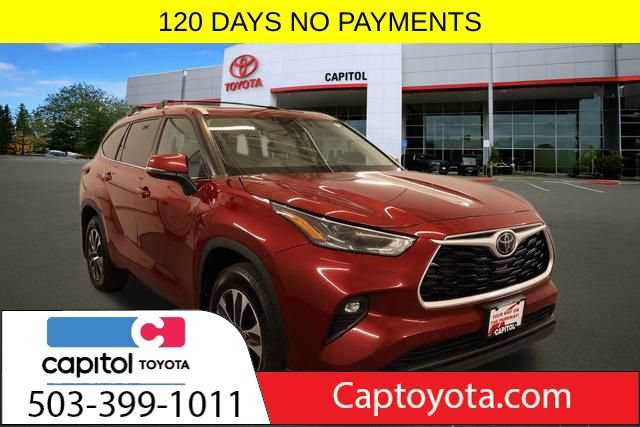 Used 2022 Toyota Highlander XLE AWD/4WD image 1
