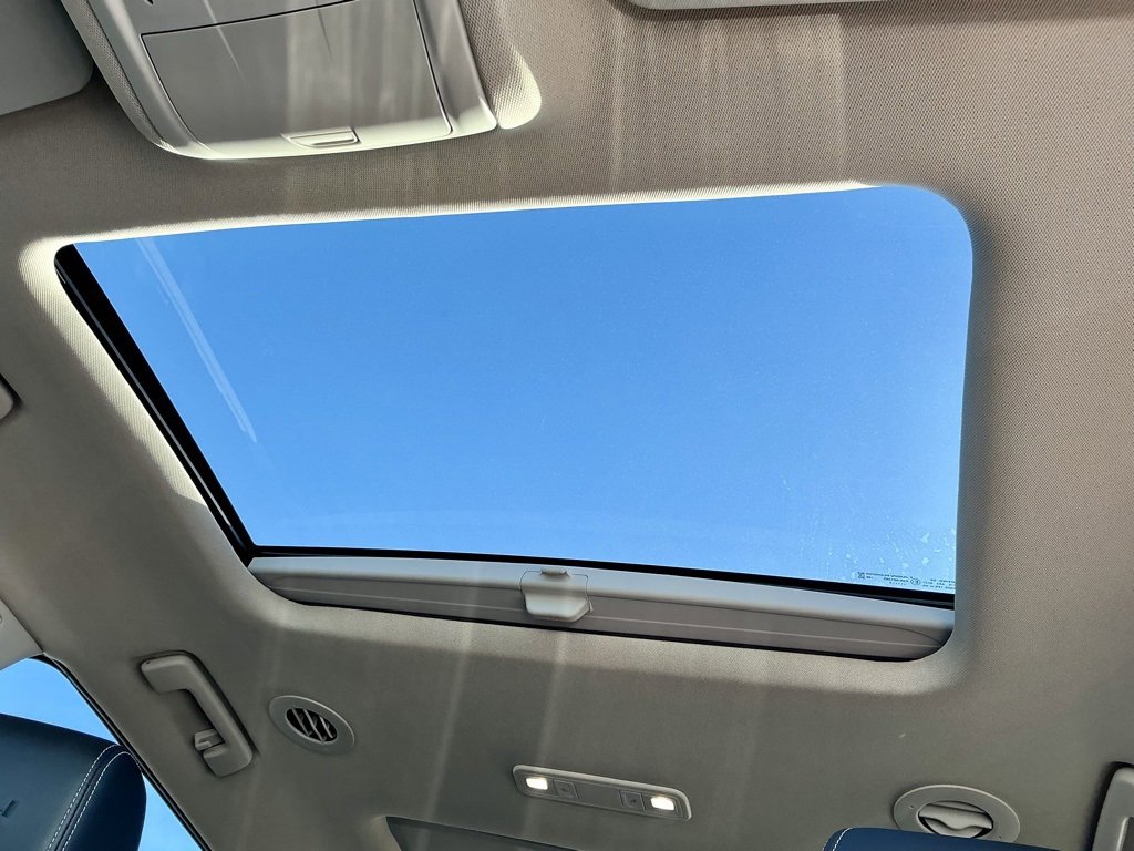 Used 2022 GMC Acadia Denali w/ Denali Ultimate Package image 38