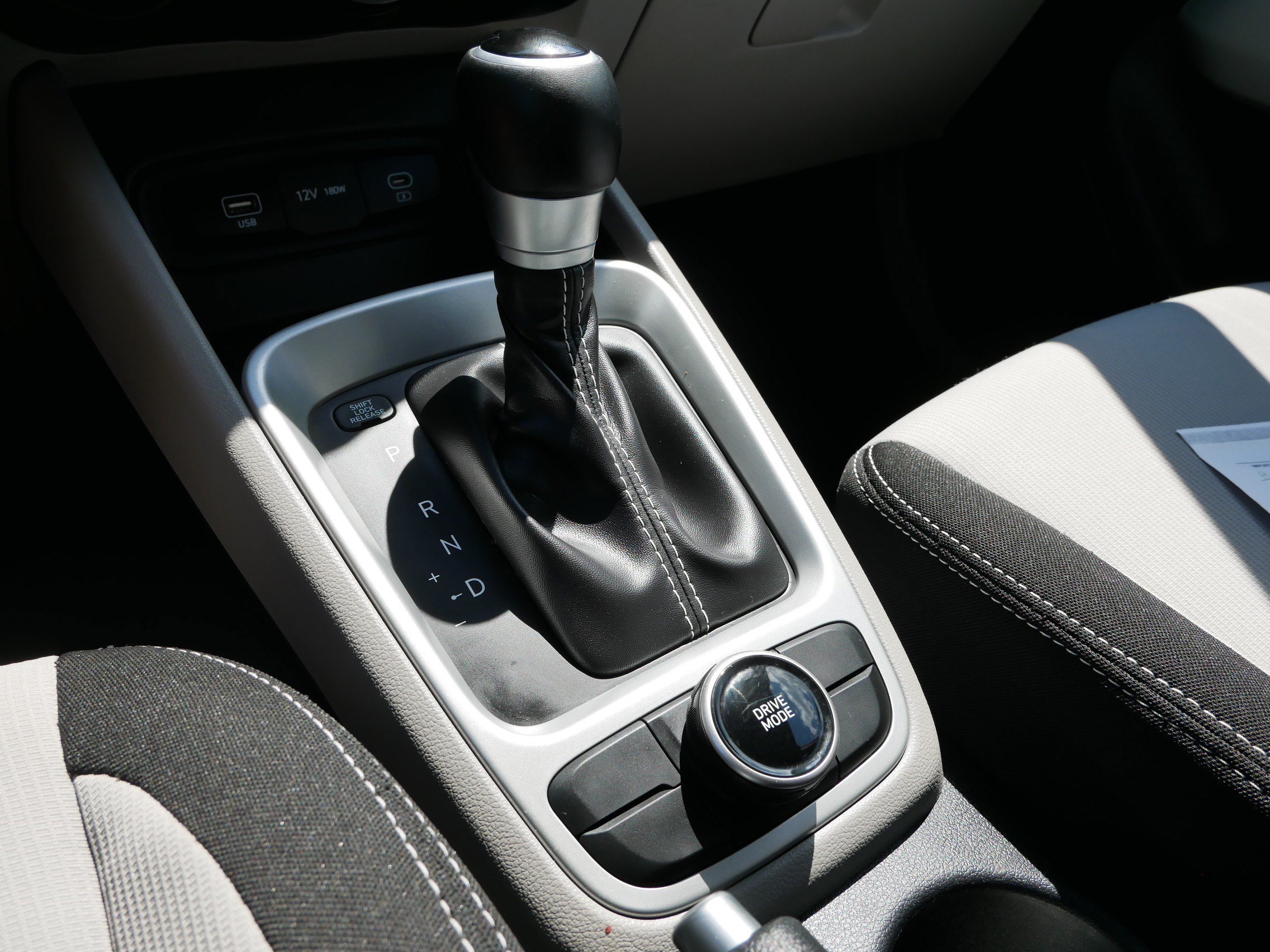 Certified 2024 Hyundai Venue SEL FWD image 26