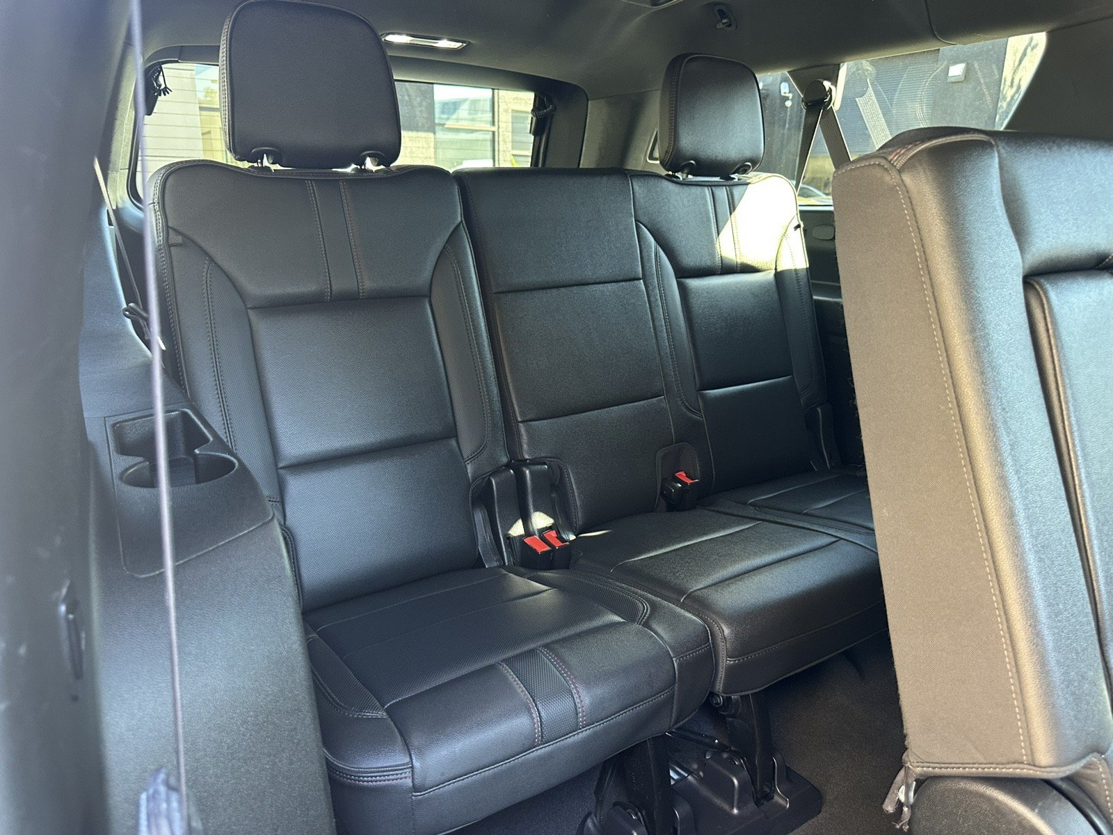 Used 2022 Chevrolet Suburban RST w/ Luxury Package AWD/4WD image 23