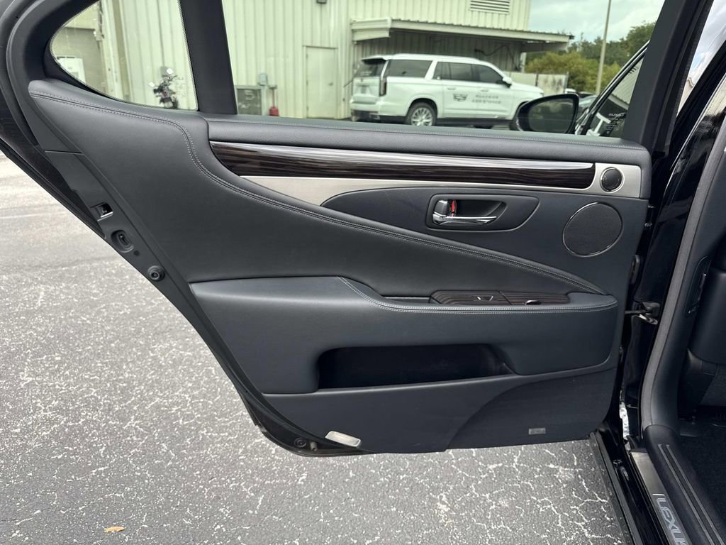 Used 2015 Lexus LS 460 L image 13