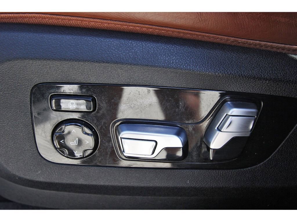 Used 2019 BMW X7 xDrive40i w/ Premium Package image 28