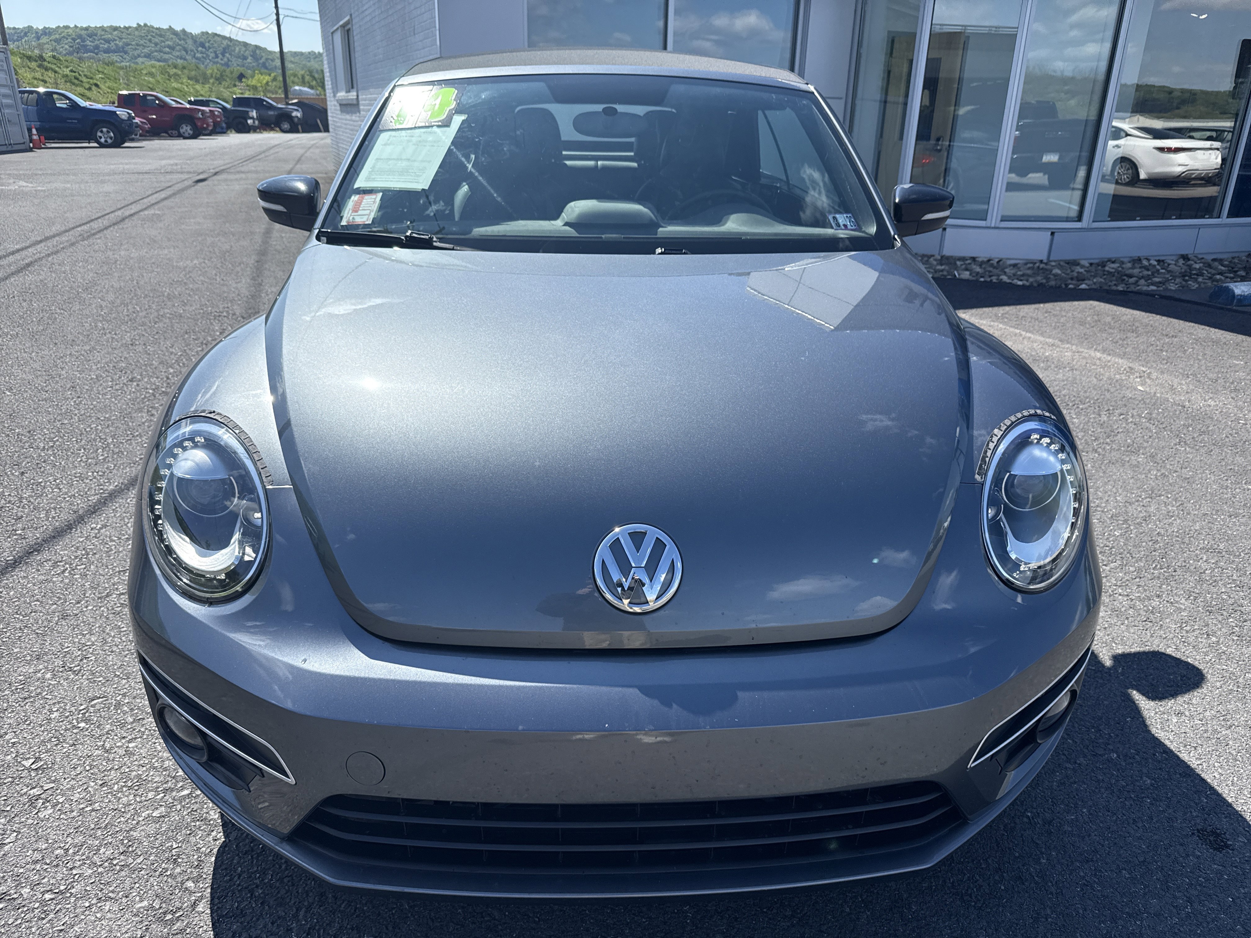 Used 2014 Volkswagen Beetle R-Line FWD image 8