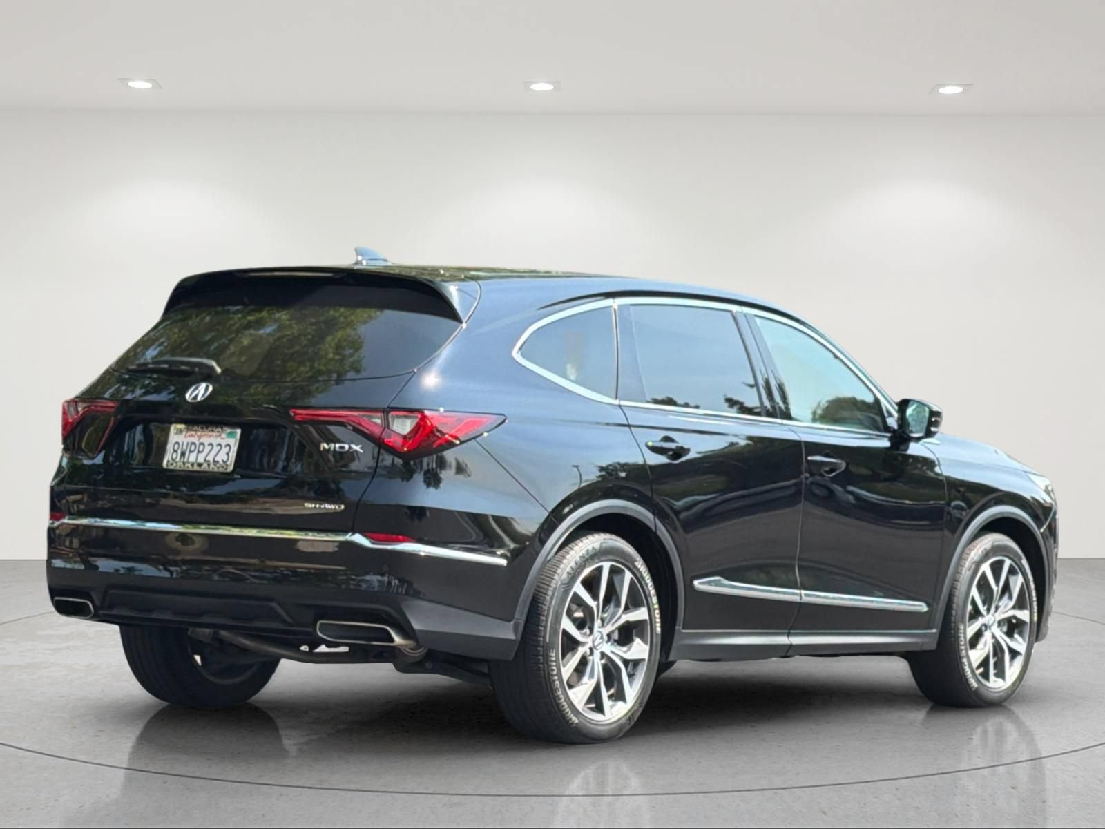 Used 2022 Acura MDX w/ Technology Package AWD/4WD image 4