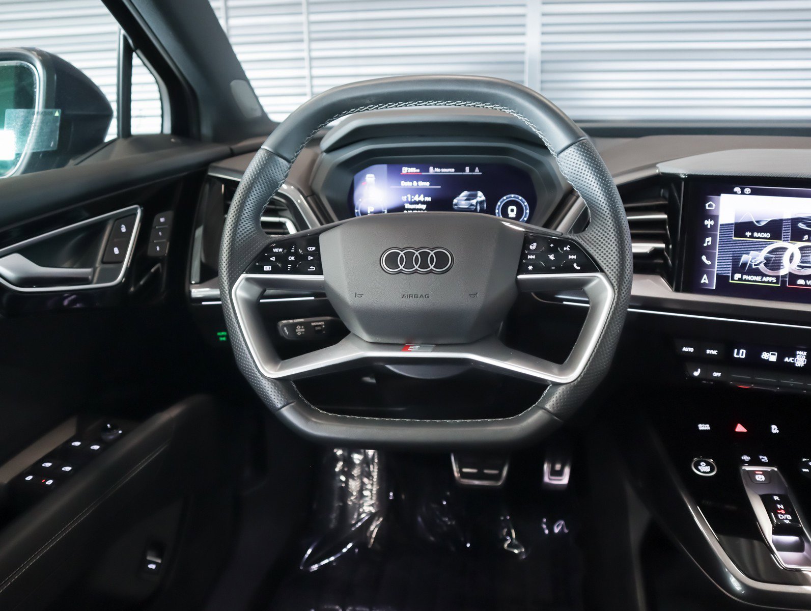 Used 2025 Audi Q4 e-tron Prestige w/ Sport Package image 14