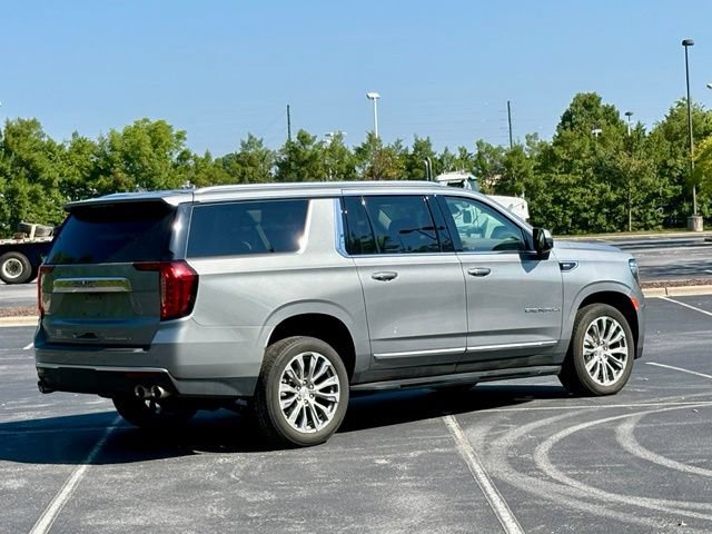 Used 2023 GMC Yukon XL Denali AWD/4WD image 8