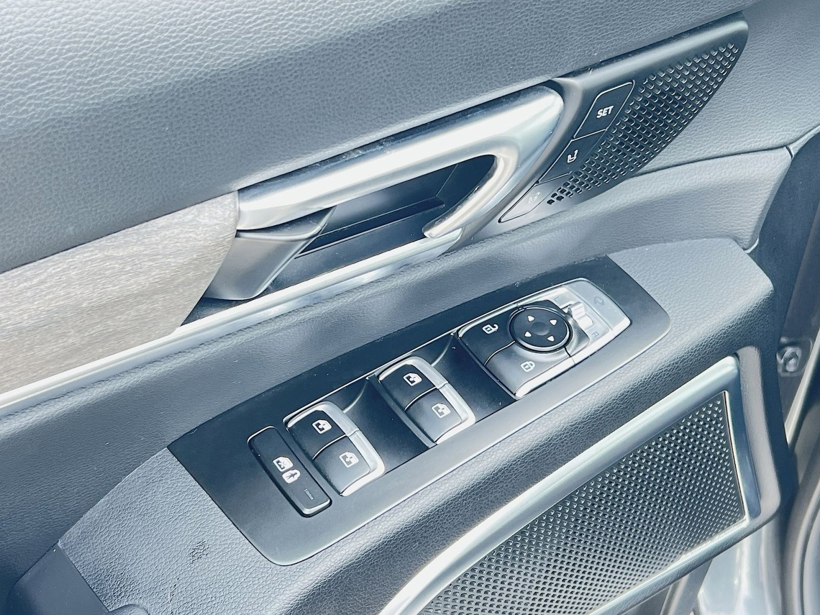 Used 2022 Kia Telluride SX w/ SX Prestige Package image 15