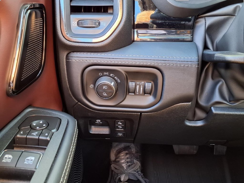 Used 2026 RAM 1500 Limited AWD/4WD image 17