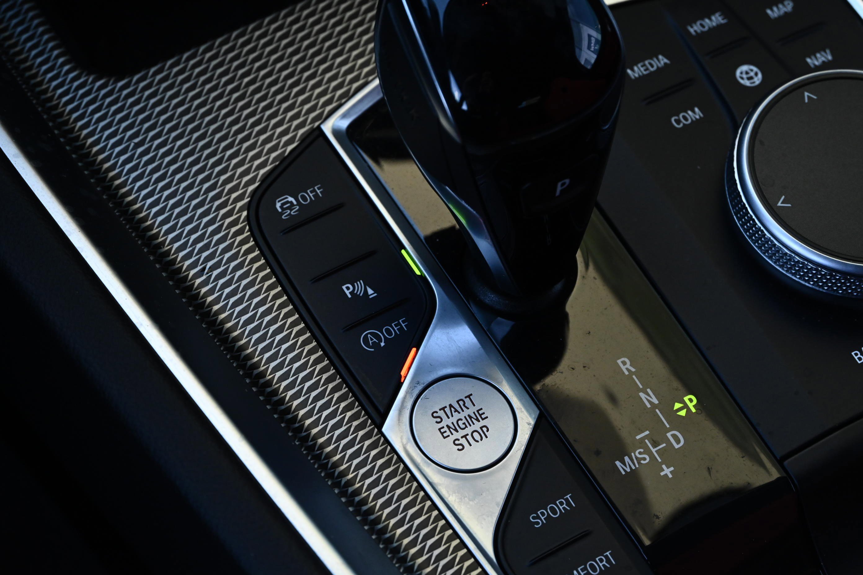 Certified 2025 BMW Z4 M40i w/ Premium Package image 17