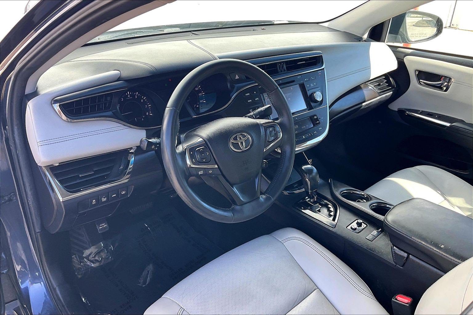 Used 2016 Toyota Avalon Limited FWD image 17