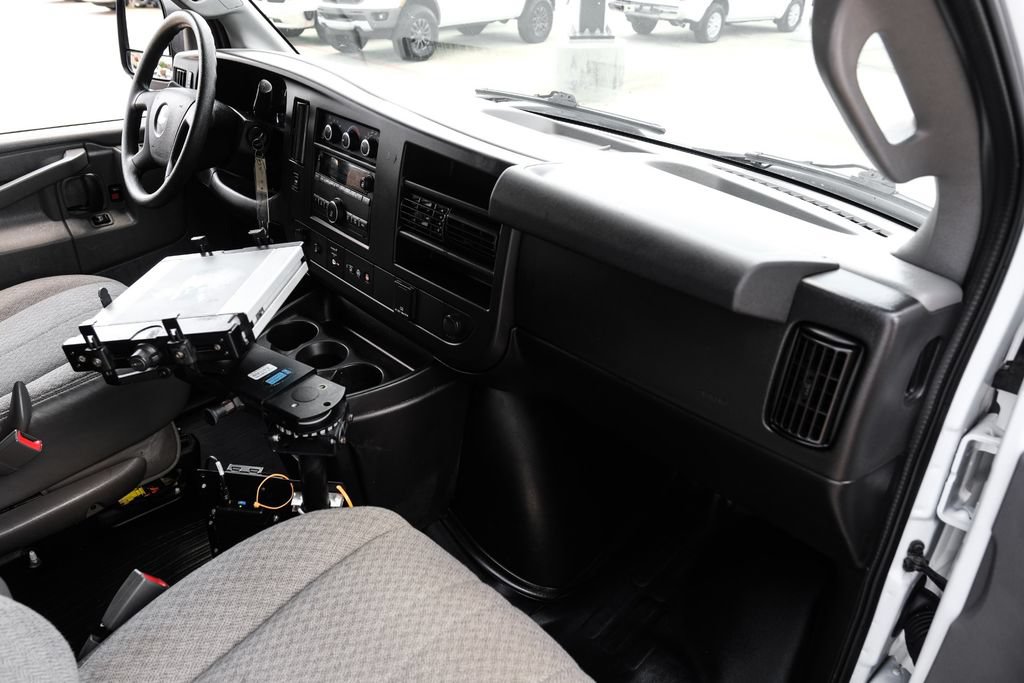 Used 2021 Chevrolet Express 2500 RWD image 10