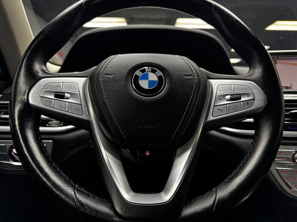 Used 2020 BMW 740i image 22