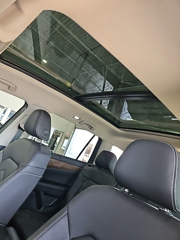 New 2026 Volkswagen Atlas SE image 32