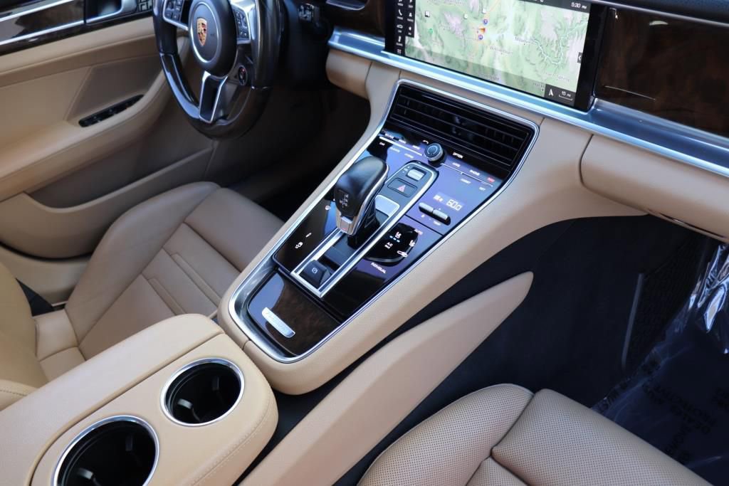 Used 2018 Porsche Panamera 4 image 54