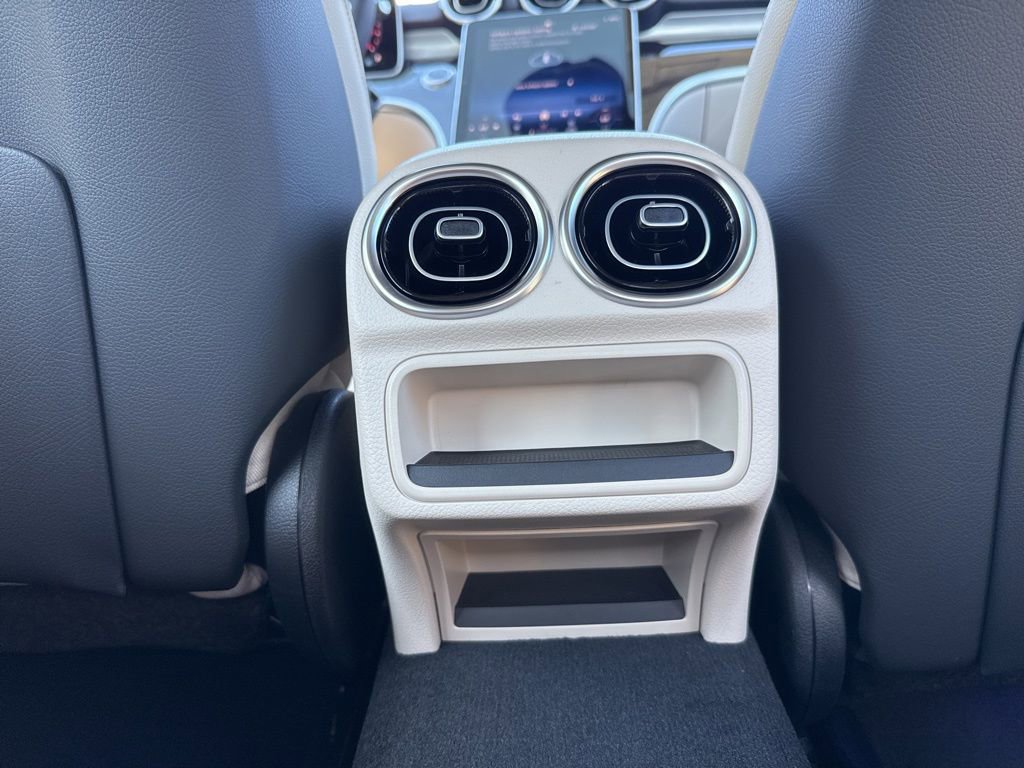 New 2025 Mercedes-Benz C 300 4MATIC Sedan image 20