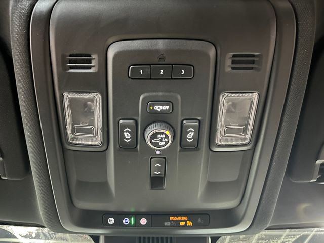 Used 2024 GMC Yukon AT4 w/ Technology Package AWD/4WD image 24