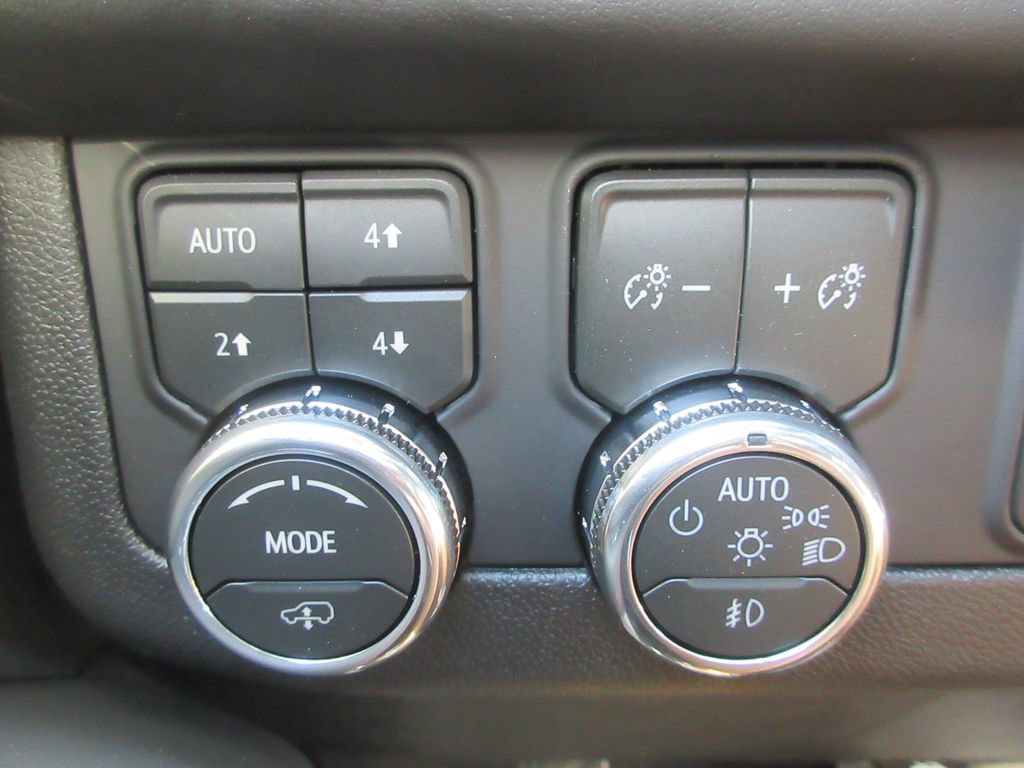 New 2026 GMC Yukon AT4 Ultimate AWD/4WD image 16