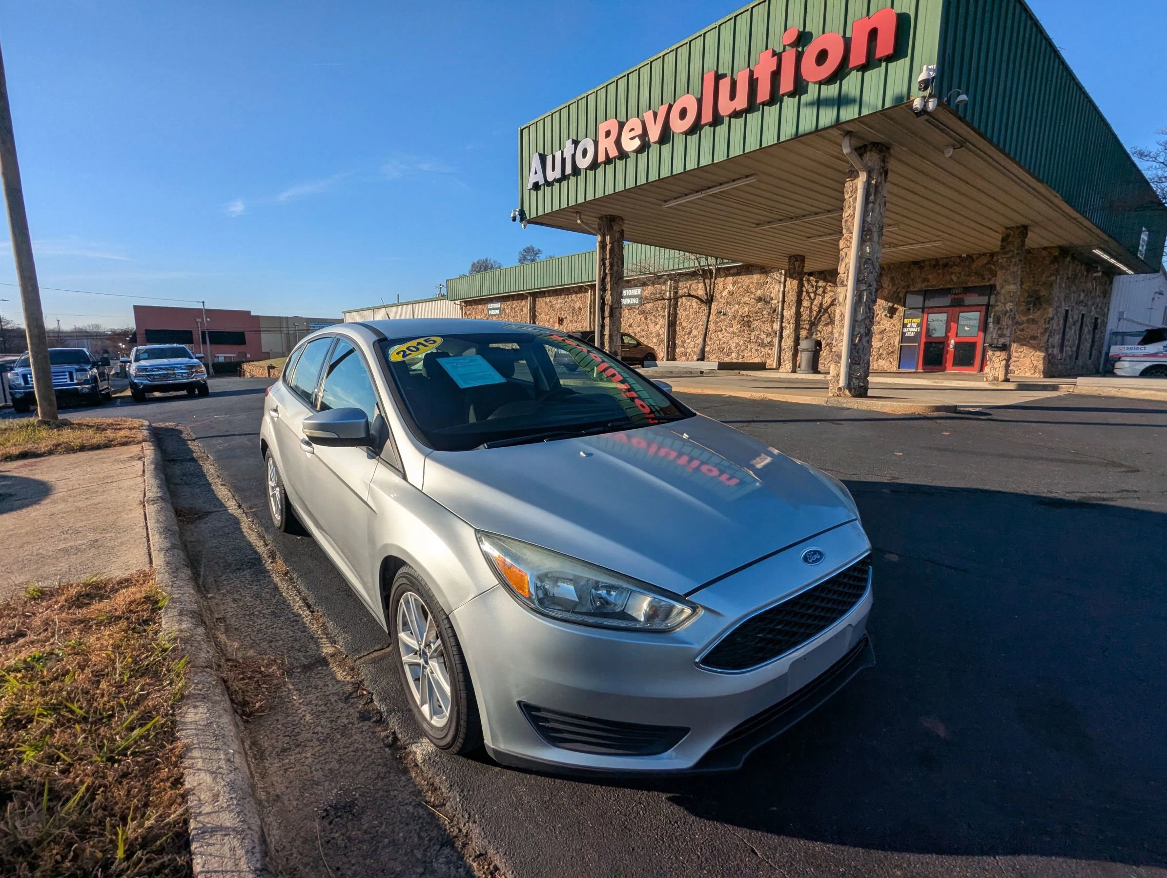 Used 2015 Ford Focus SE image 1