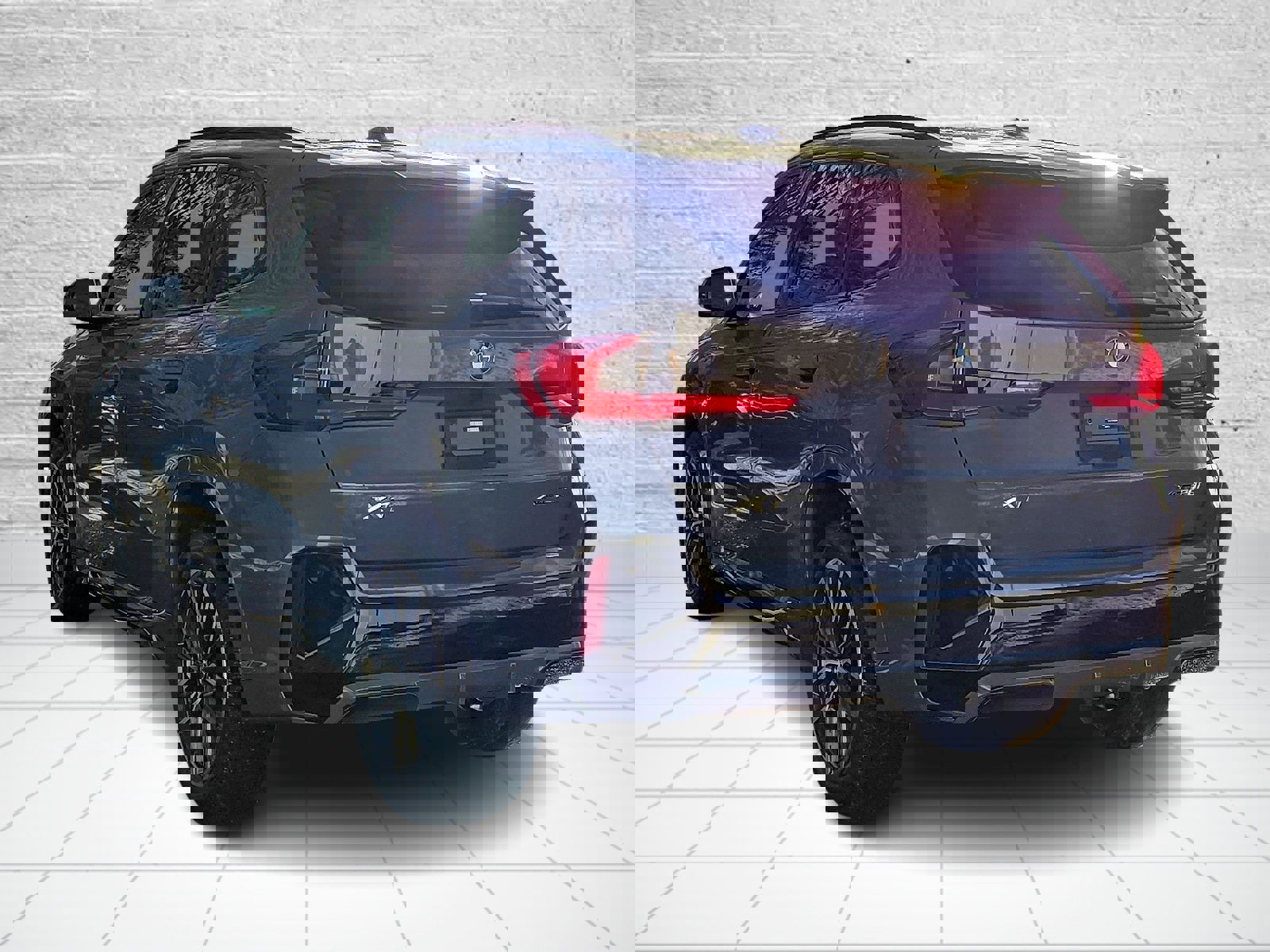 Certified 2023 BMW X1 xDrive28i w/ Premium Package image 4