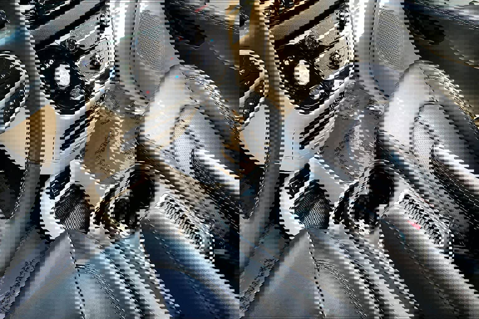 Used 2024 Chrysler Pacifica Touring-L image 16