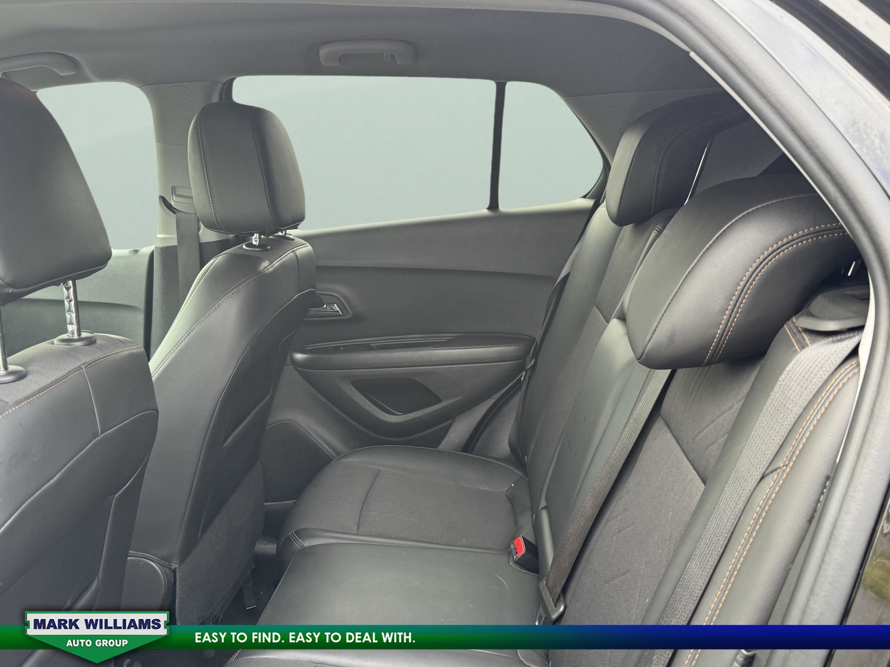 Used 2022 Chevrolet Trax LT w/ Midnight Edition image 19