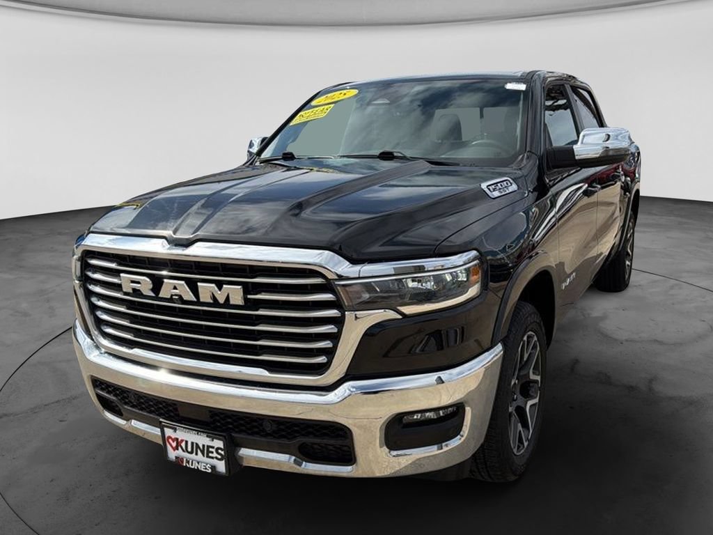 Used 2025 RAM 1500 Laramie AWD/4WD image 5
