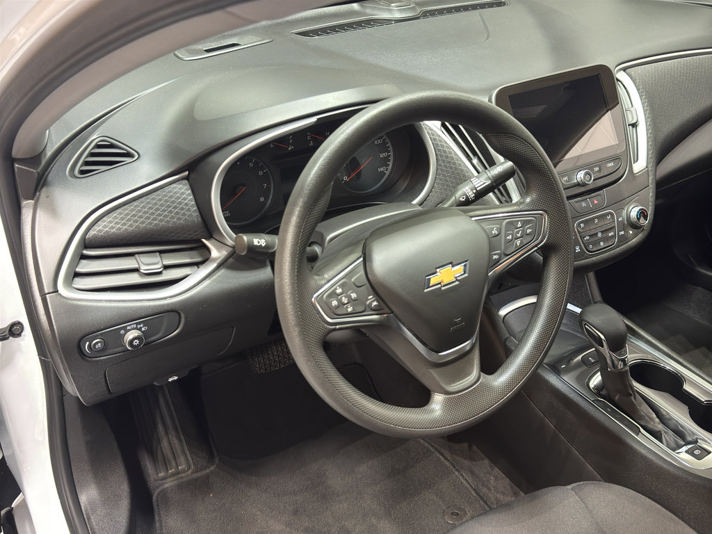 Used 2024 Chevrolet Malibu LT image 15