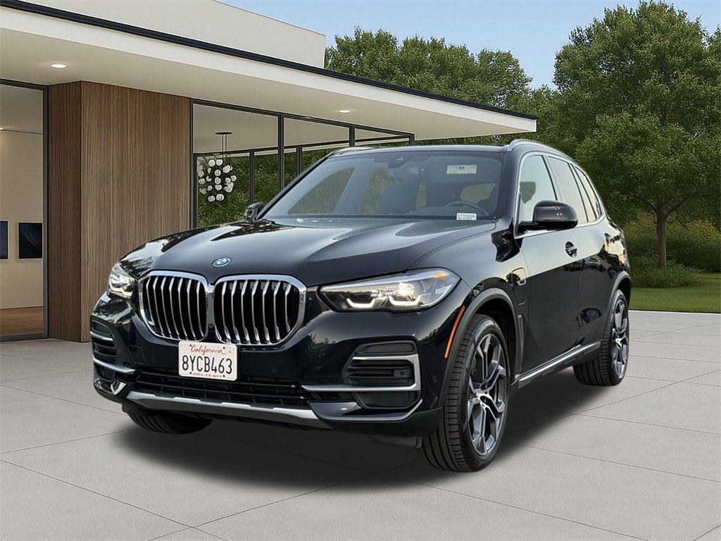 Certified 2022 BMW X5 xDrive45e w/ Climate Comfort Package image 2
