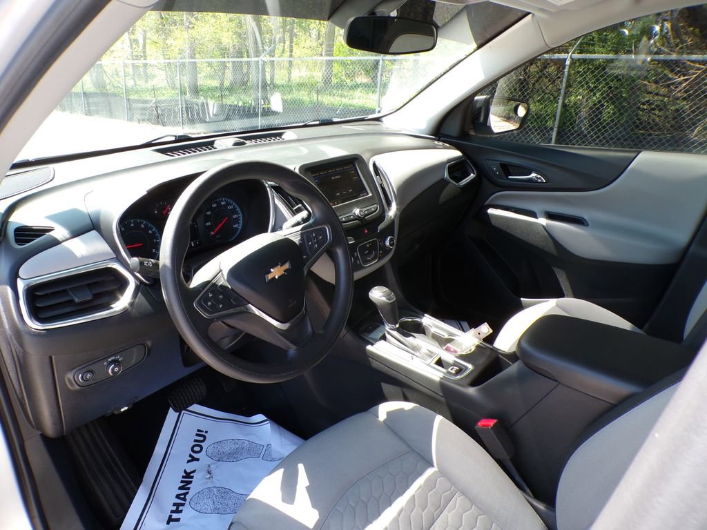 Used 2019 Chevrolet Equinox LS w/ LS Convenience Package AWD/4WD image 10