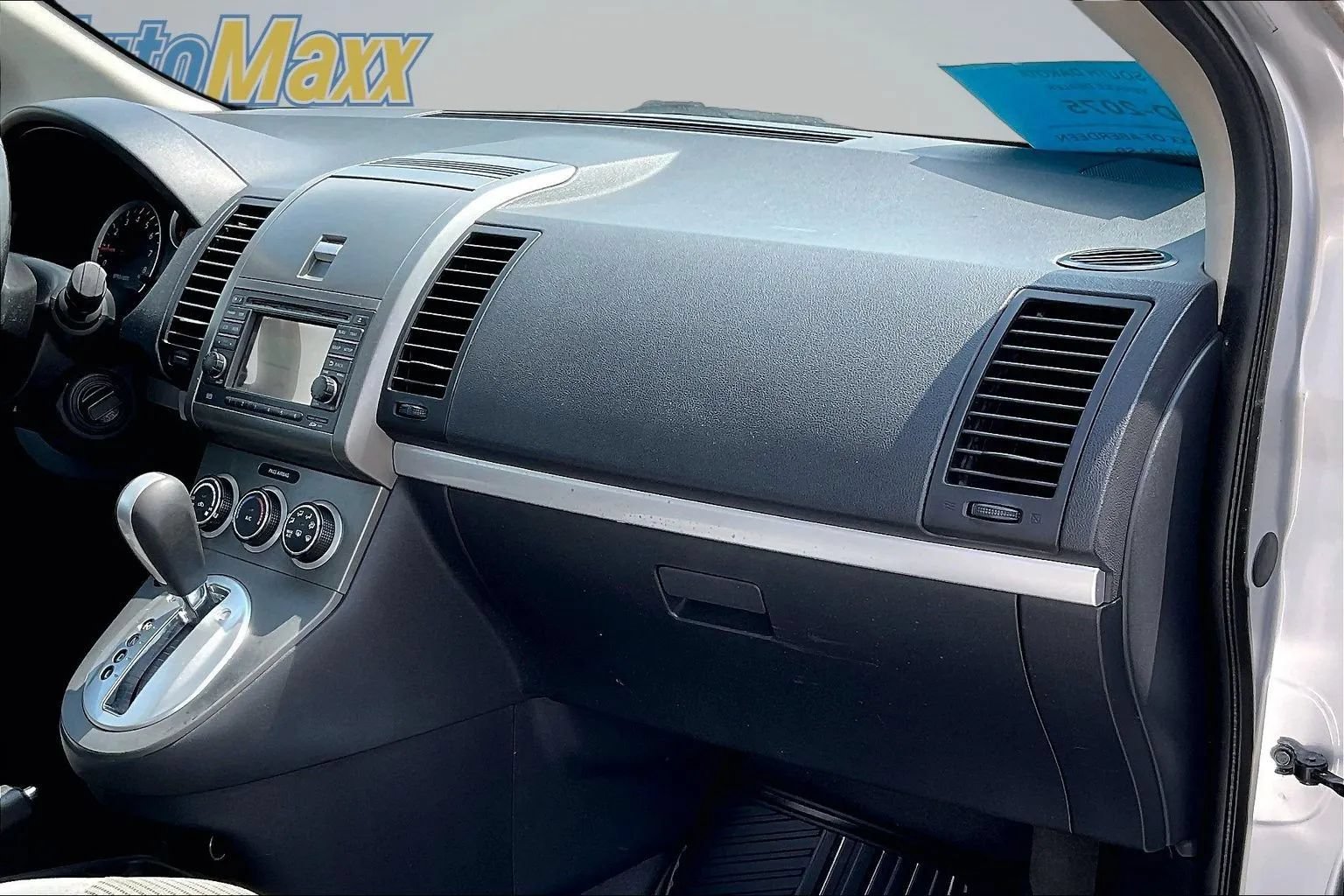Used 2012 Nissan Sentra 2.0 SR w/ Special Edition Pkg FWD image 29