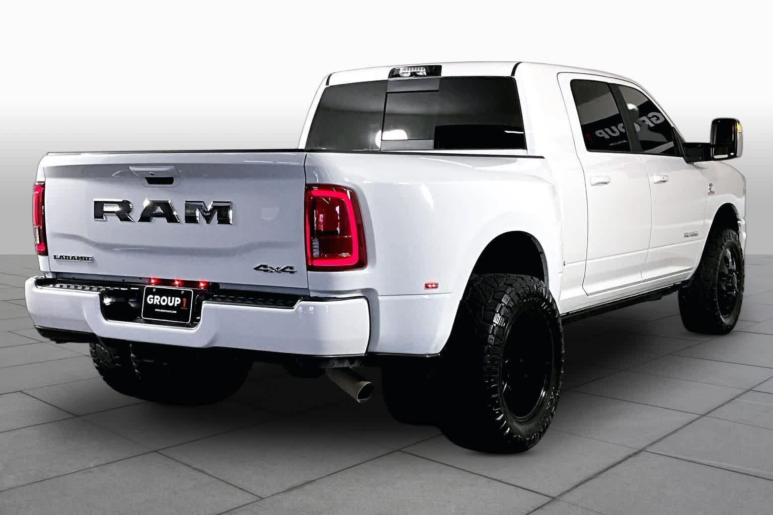Used 2026 RAM 3500 Laramie AWD/4WD image 12