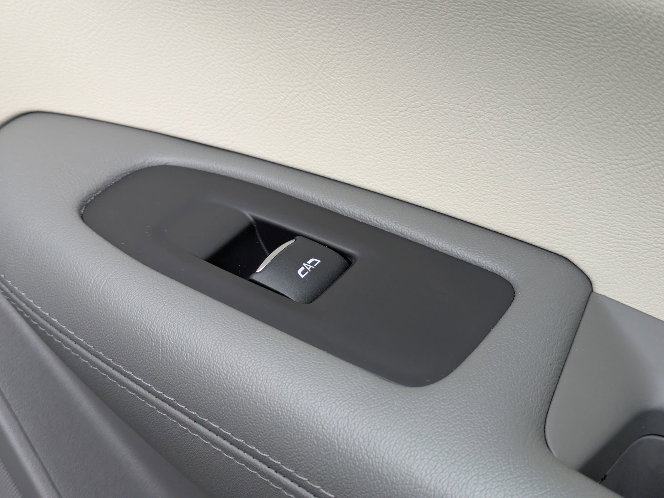 Used 2019 Cadillac XT5 Premium Luxury w/ Driver Assist Package image 39