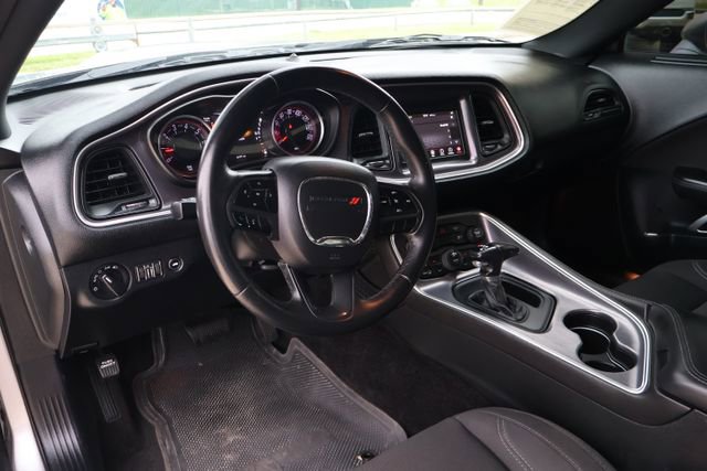 Used 2018 Dodge Challenger SXT RWD image 9