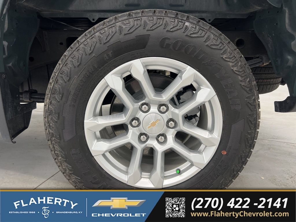 Used 2025 Chevrolet Silverado 1500 LT AWD/4WD image 20