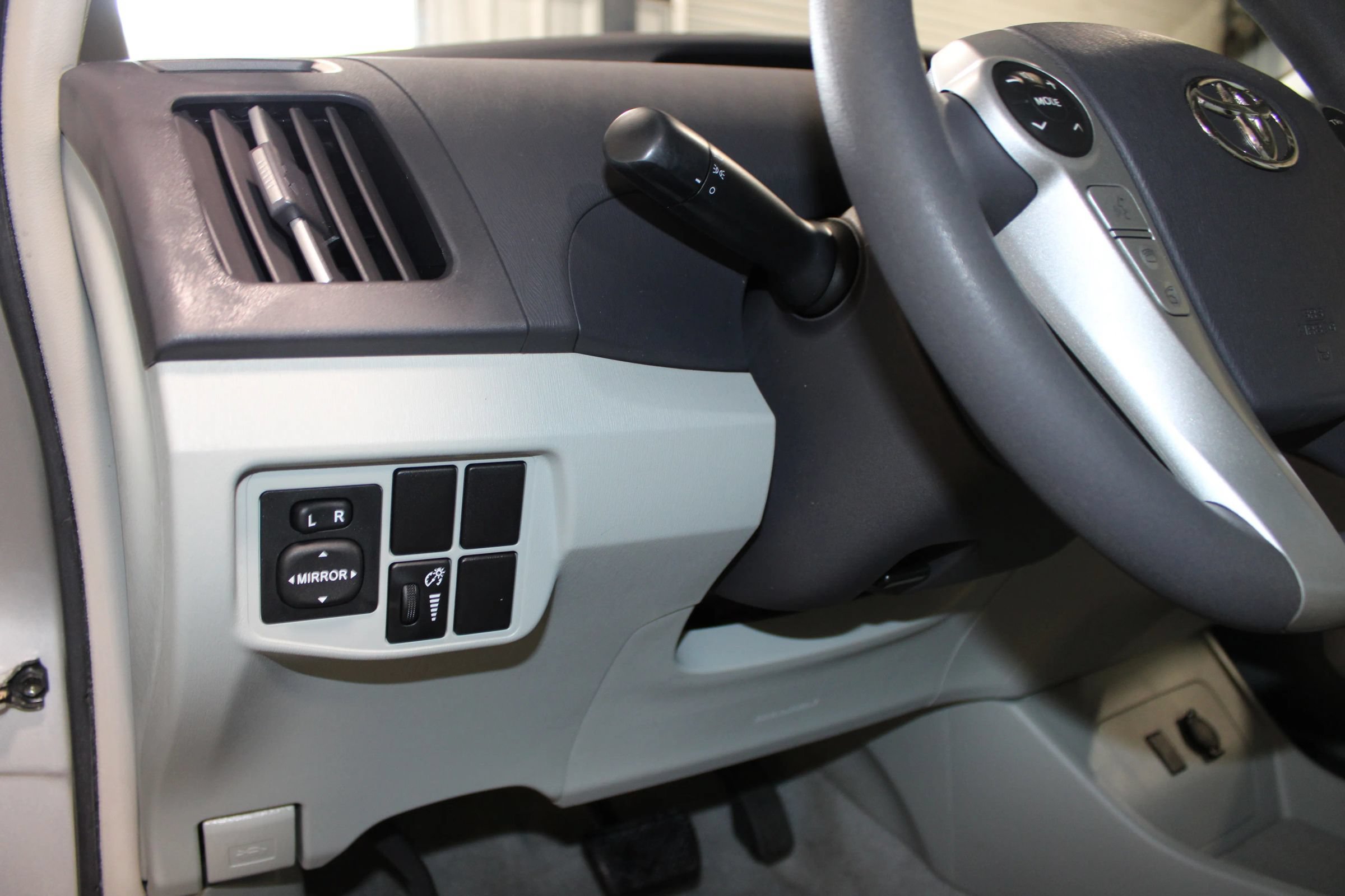 Used 2010 Toyota Prius Three FWD image 18