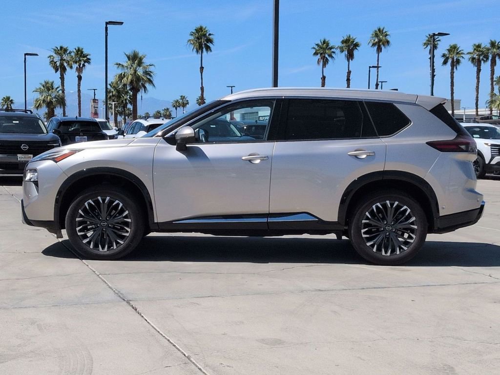 Used 2024 Nissan Rogue Platinum w/ Platinum Premium Package FWD image 3