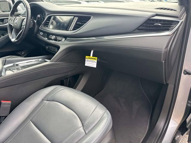 Used 2023 Buick Enclave Essence image 17