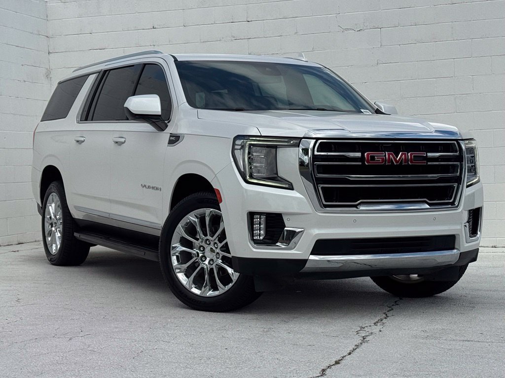 Used 2023 GMC Yukon XL SLT AWD/4WD image 2