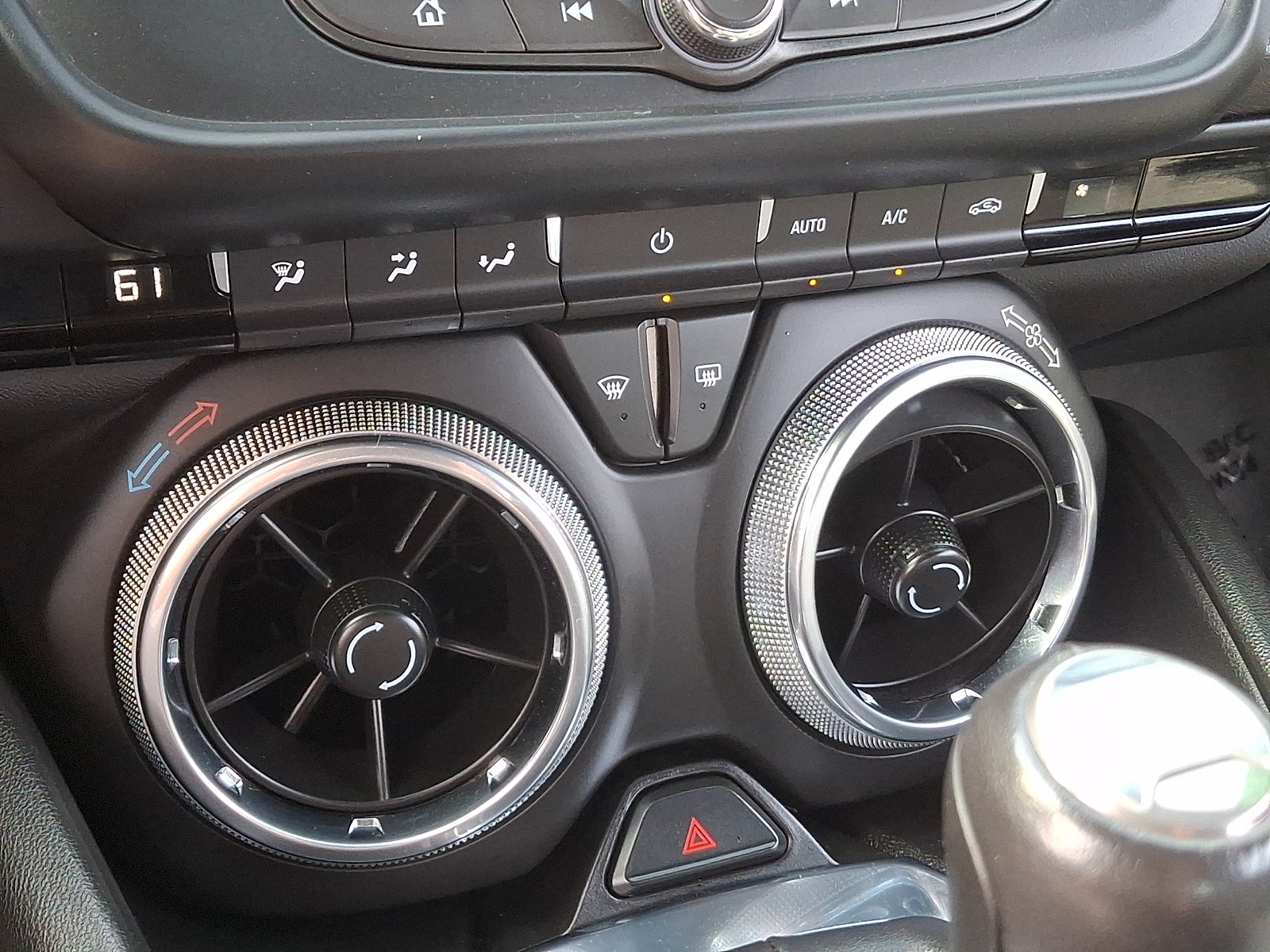 Used 2024 Chevrolet Camaro LT RWD image 15