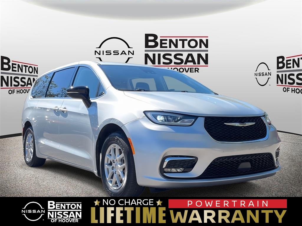 Used 2024 Chrysler Pacifica Touring-L